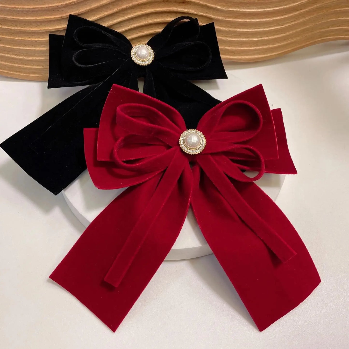 Vintage Velvet Bow with Pearl